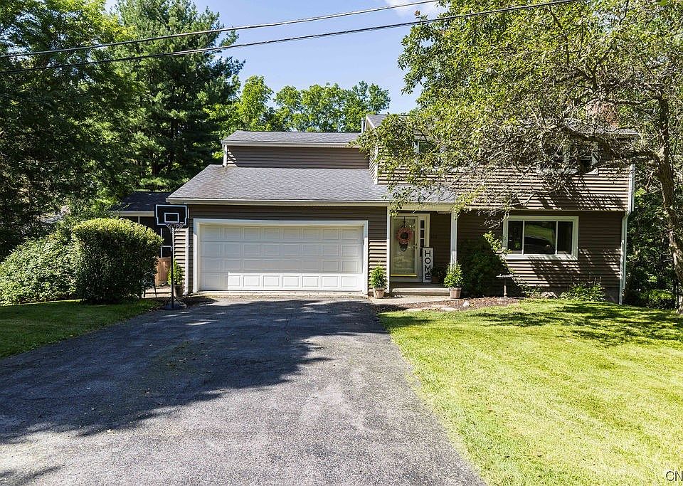 1st image of 410 Churchill Ln