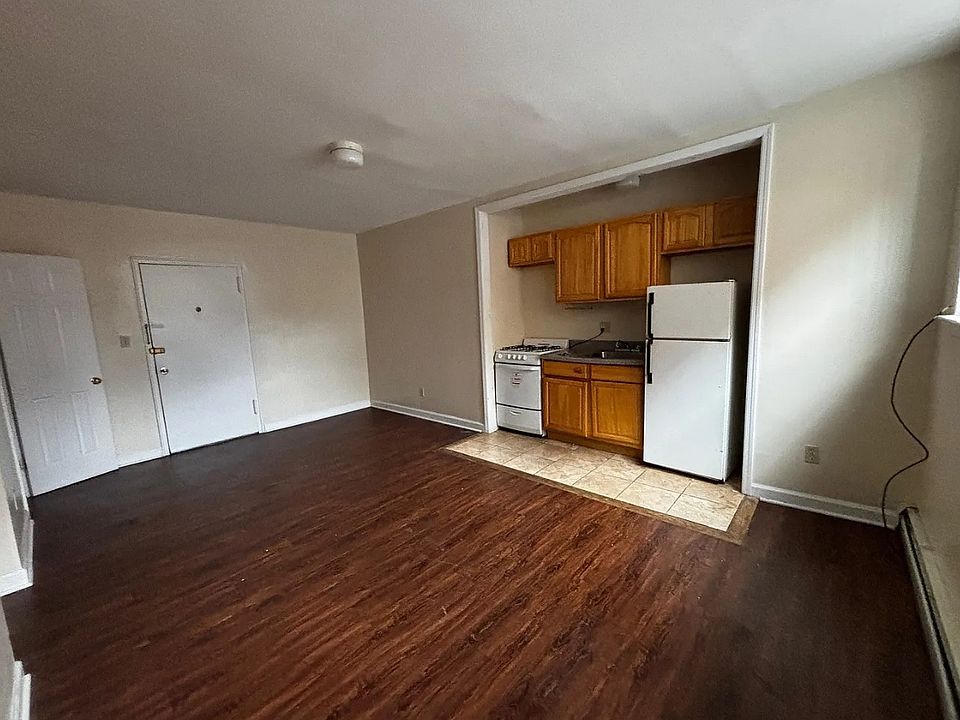 2nd image of 321 Sanford Ave #404B