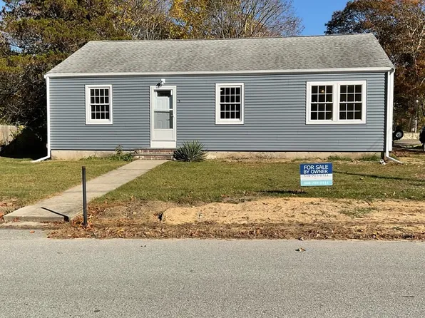 5 Oakdale St, Wareham, MA 02571