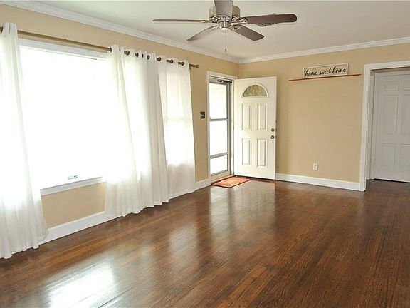 4th image of 468 Glenmore St