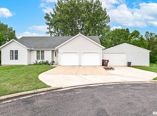 7 Tiffany Ct, Mackinaw, IL 61755