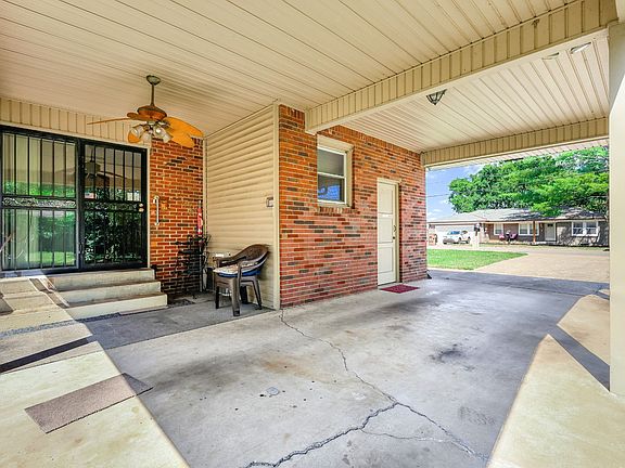 3rd image of 2805 Mossdale Dr