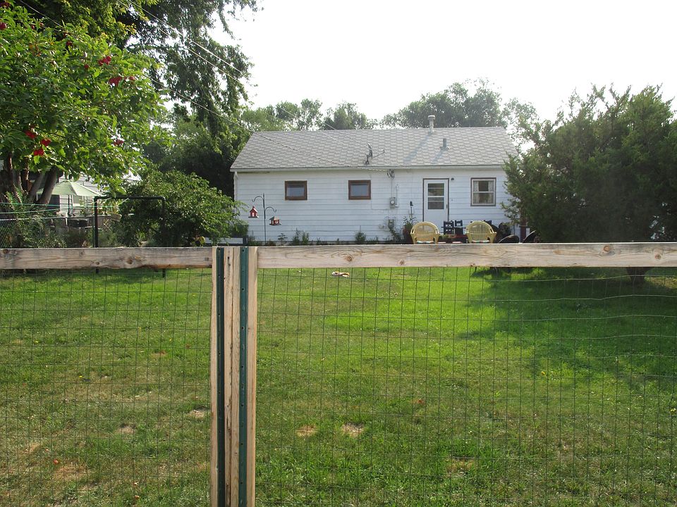 2nd image of 915 14th Ave W