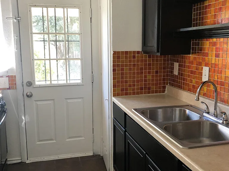 801 N Crawford St — Photo 6