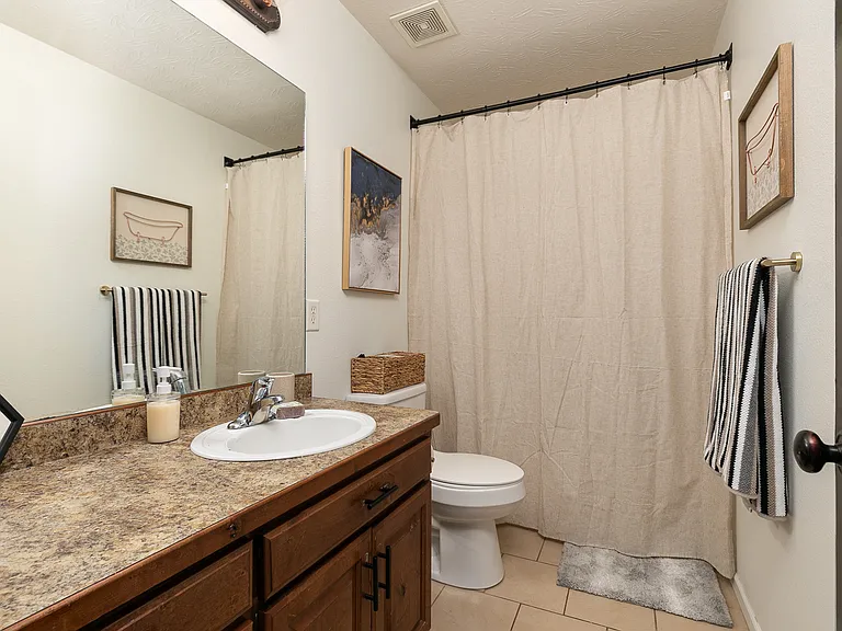 1913 E Whetstone Dr — Photo 30