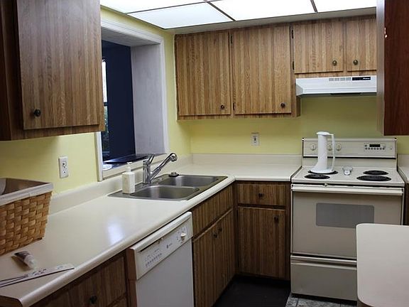 5th image of 3605 Beacon Dr