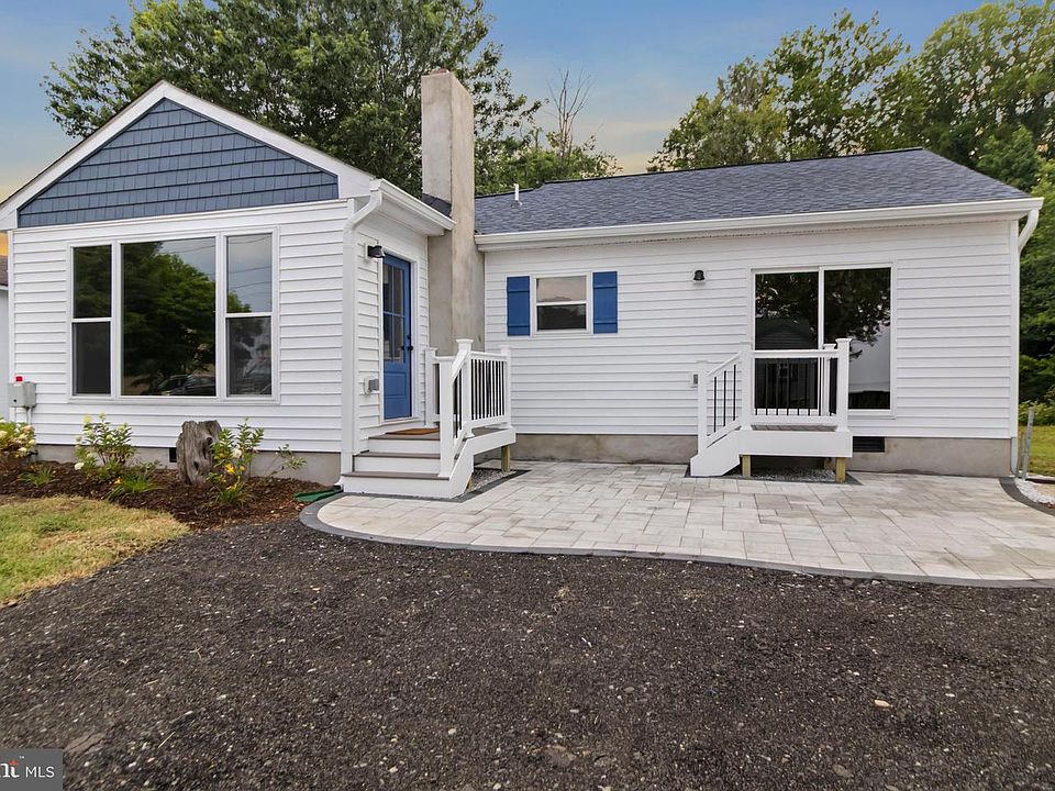 1st image of 333 Bay Ave