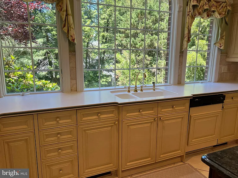 10220 Cedar Pond Dr — Photo 14