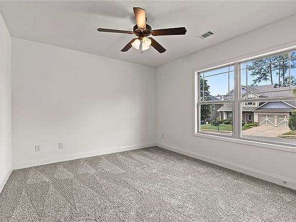 5th image of 328 Yukon Dr