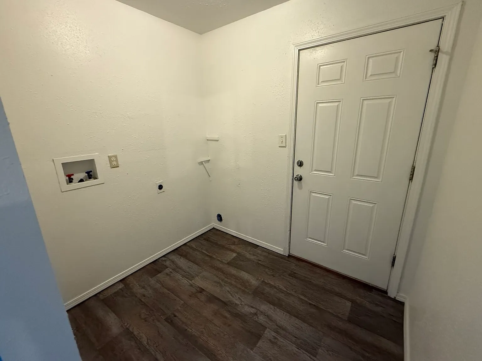 2407 Manila St — Photo 3
