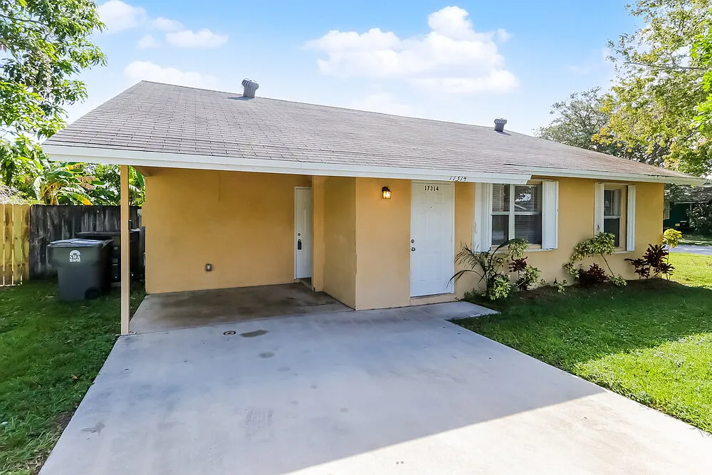 3 bed, 2.0 bath, 1310 sqft, $2,815 — Photo 2