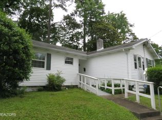 204 W Fairview Rd, Oak Ridge, TN 37830