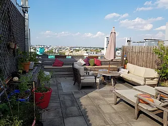 Rented by R New York