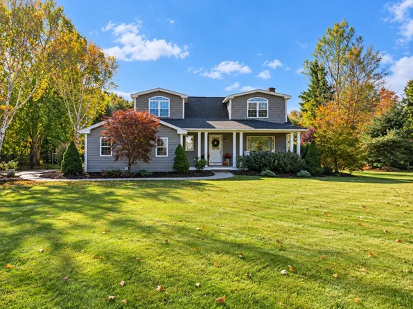 997 Tinkham Rd, Wilbraham, MA 01095