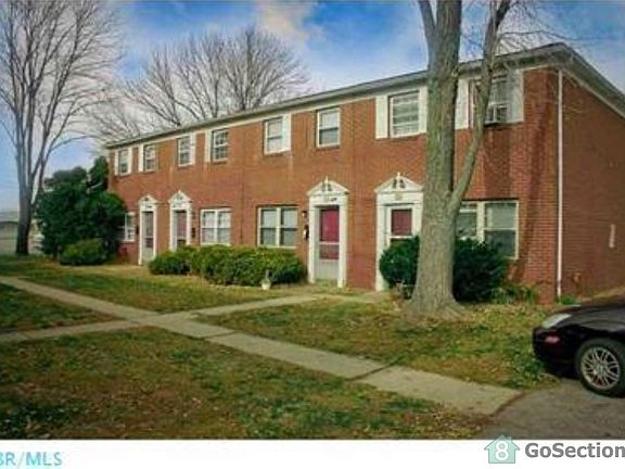 2nd image of 942 Rosemore Ave