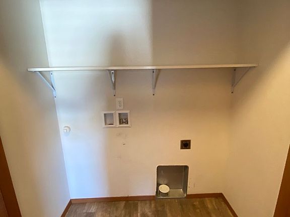 3rd image of 2905 Willow St #2
