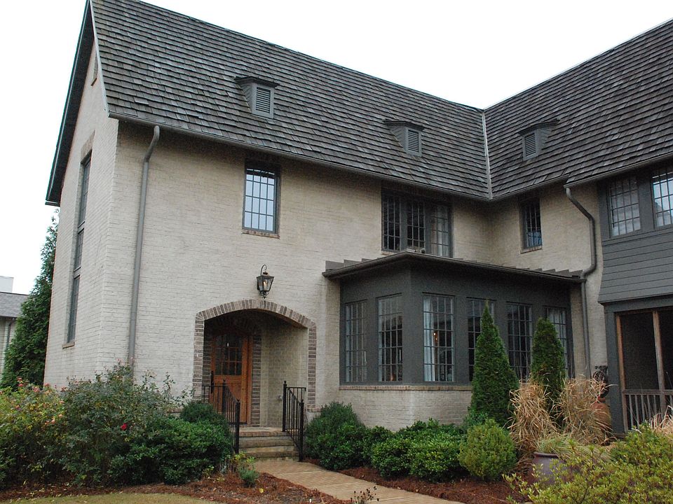 1st image of 2961 Grand Ave