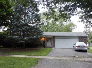 7900 Oakview Ln, Woodridge, IL 60517