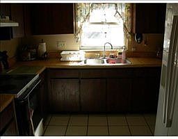 3rd image of 1704 Fox Run Dr