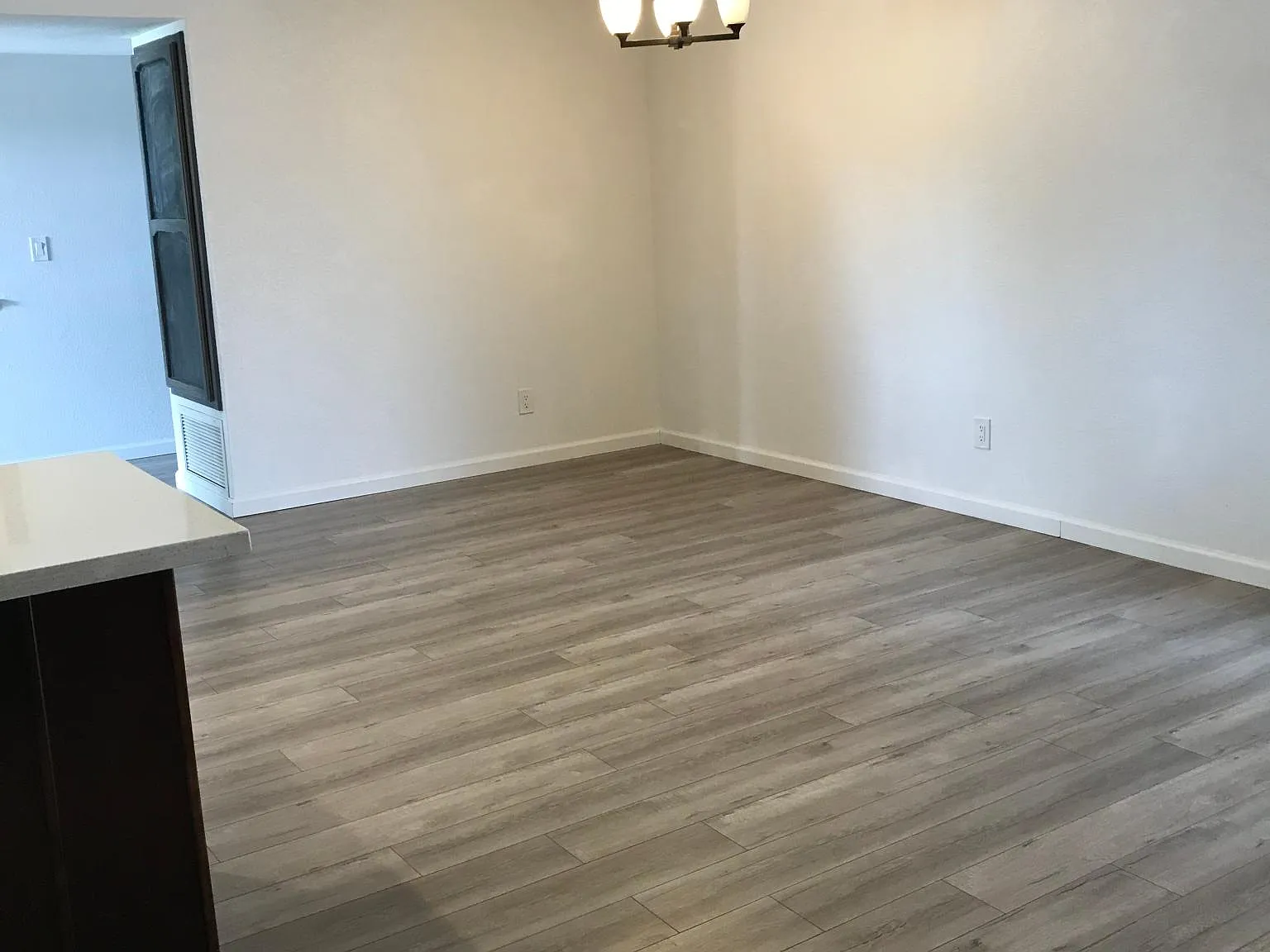 532 S Sorrel St — Photo 3