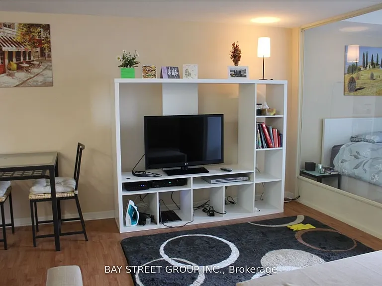 1001 Bay St #2213 — Photo 3