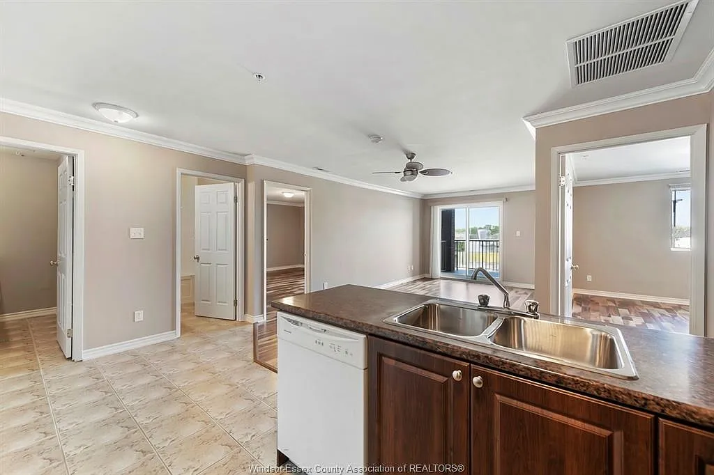 2650 Sandwich West Pkwy — Photo 4