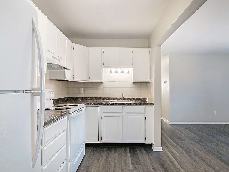 18638 Van Horn Rd #9 — Photo 5