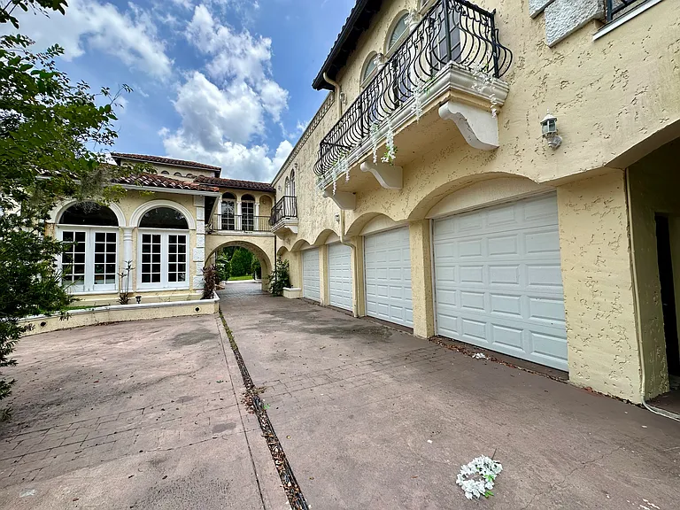 7710 N Ola Ave — Photo 5