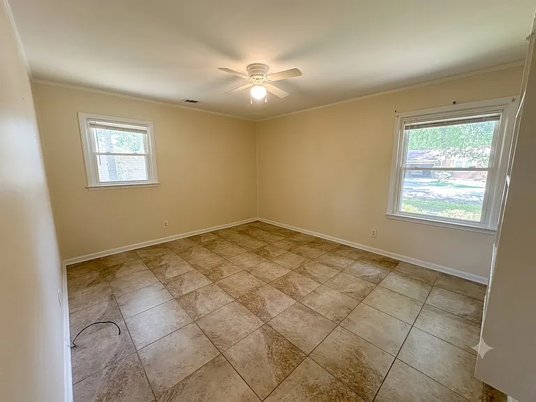 606 Eugenia St — Photo 14