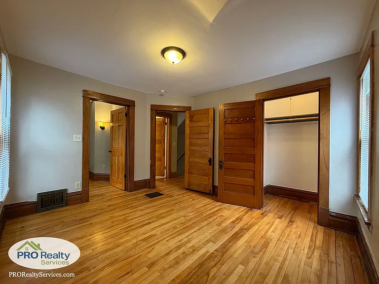 826 Thomas Ave — Photo 12