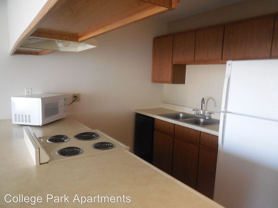 1st image of 110 College Park Cir APT 114