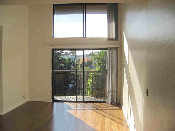 4th image of 920 N Stanley Ave APT 202