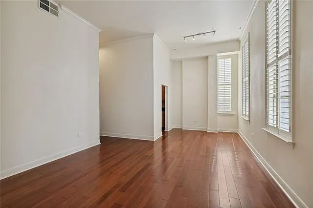 330 Julia St #324 — Photo 6