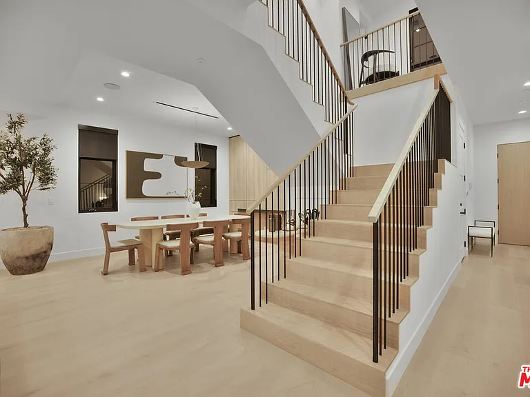 4433 Kraft Ave — Photo 10