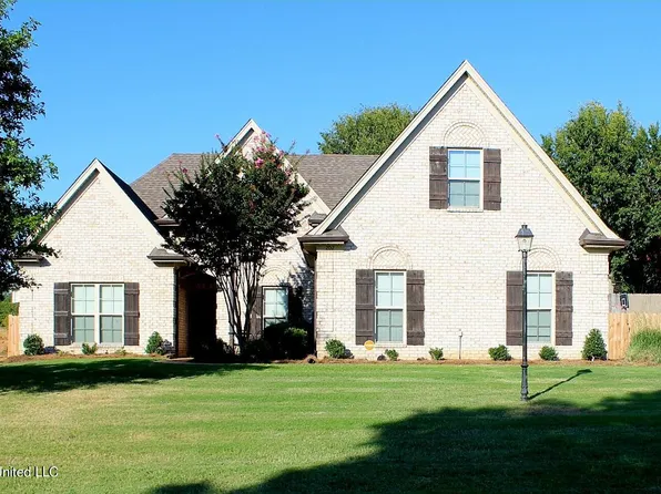 202 Picadilly Dr, Batesville, MS 38606