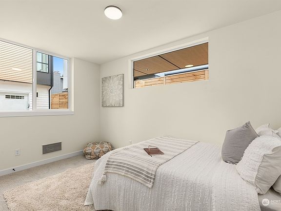 4th image of 922 A NW 56th Street