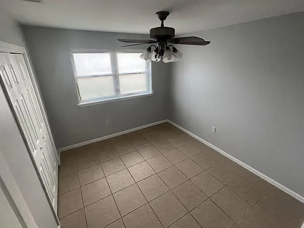 2504 Kenneth Dr — Photo 4