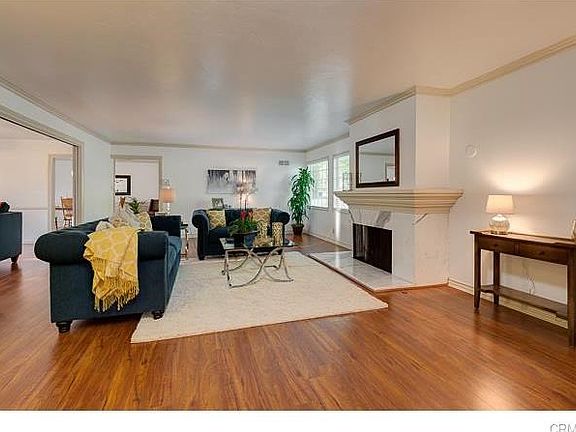 5th image of 310 Cambridge Dr