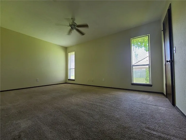 163 Barrett Pl — Photo 8