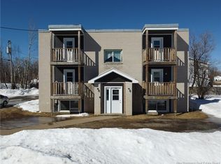 694 Appleby St, Bathurst, NB E2A3L4