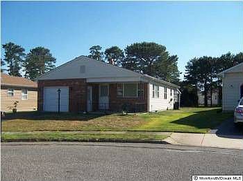2nd image of 7 Esher Ct