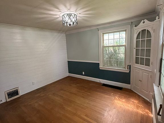 4th image of 3821 Staunton Ave SE