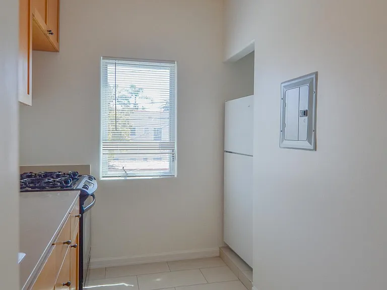 424 N Ogden Dr #6 — Photo 15