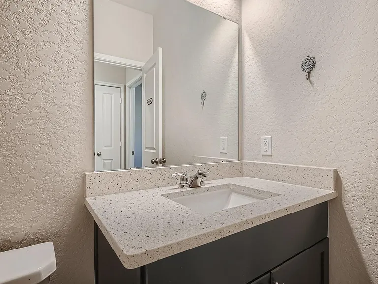 5442 Black Walnut — Photo 9