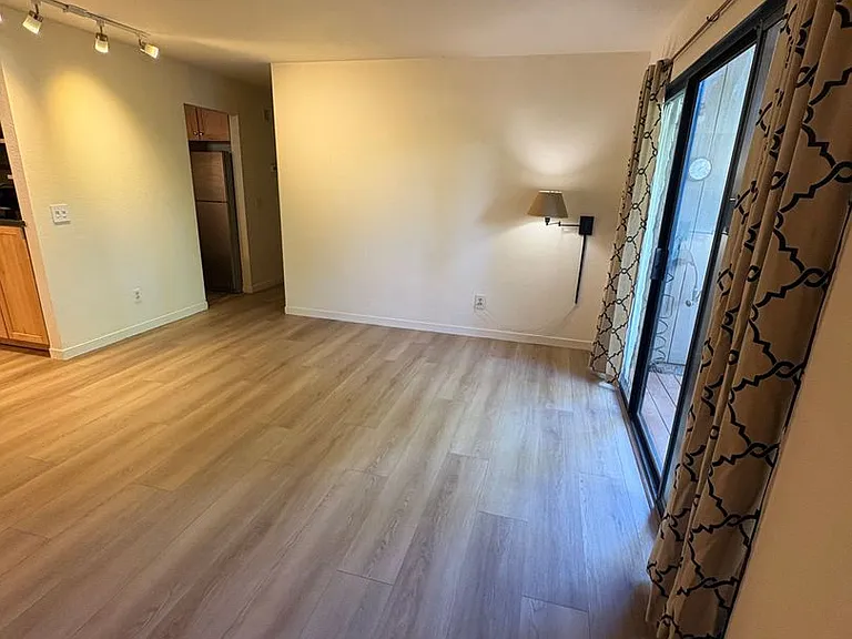 429 Bernice Ln — Photo 8