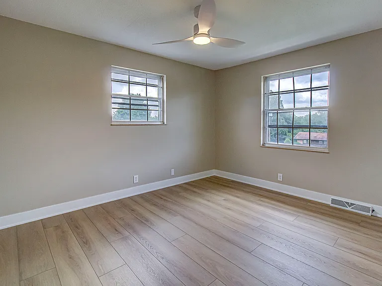 9521 Mobile Dr — Photo 26