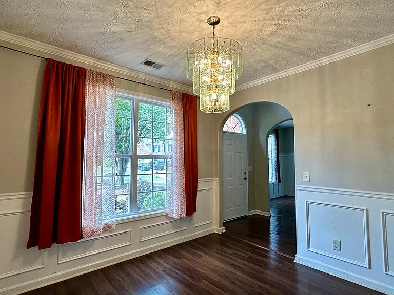 8012 Abington Dr — Photo 16