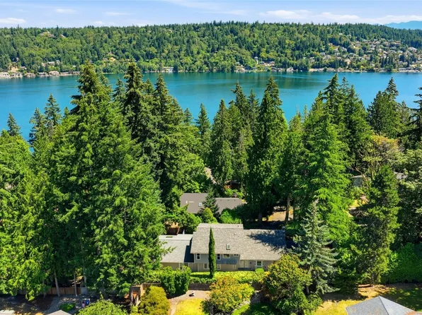 2209 W Lake Sammamish Parkway NE, Redmond, WA 98052