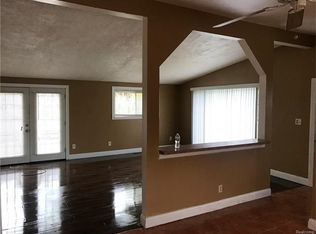 31540 Filmore St, Wayne, MI 48184