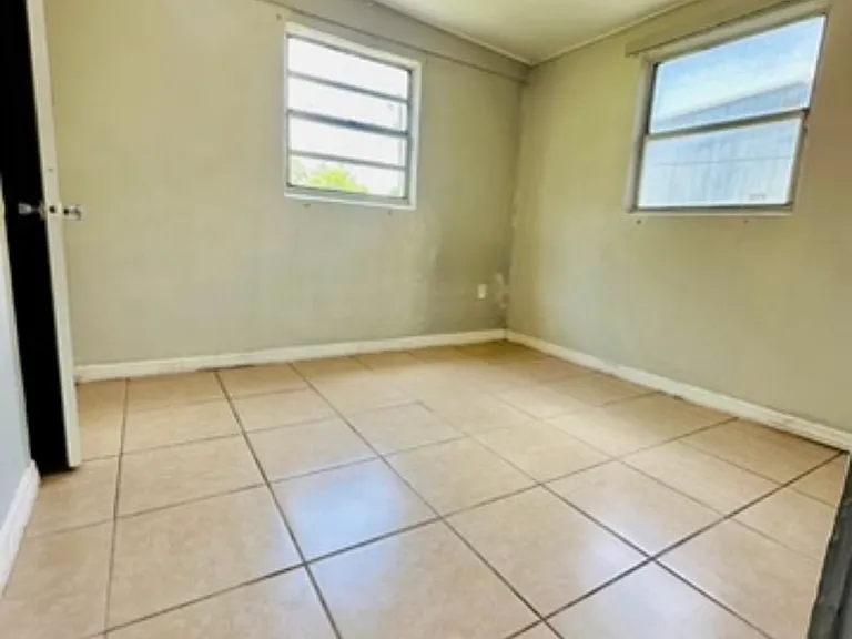 3721 Fairview Ave #B — Photo 2